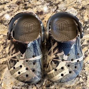 Toddler Camo Crocs size 4